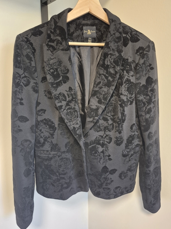 Jackets & Blazers - Black Floral Velvet Blazer Jacket
